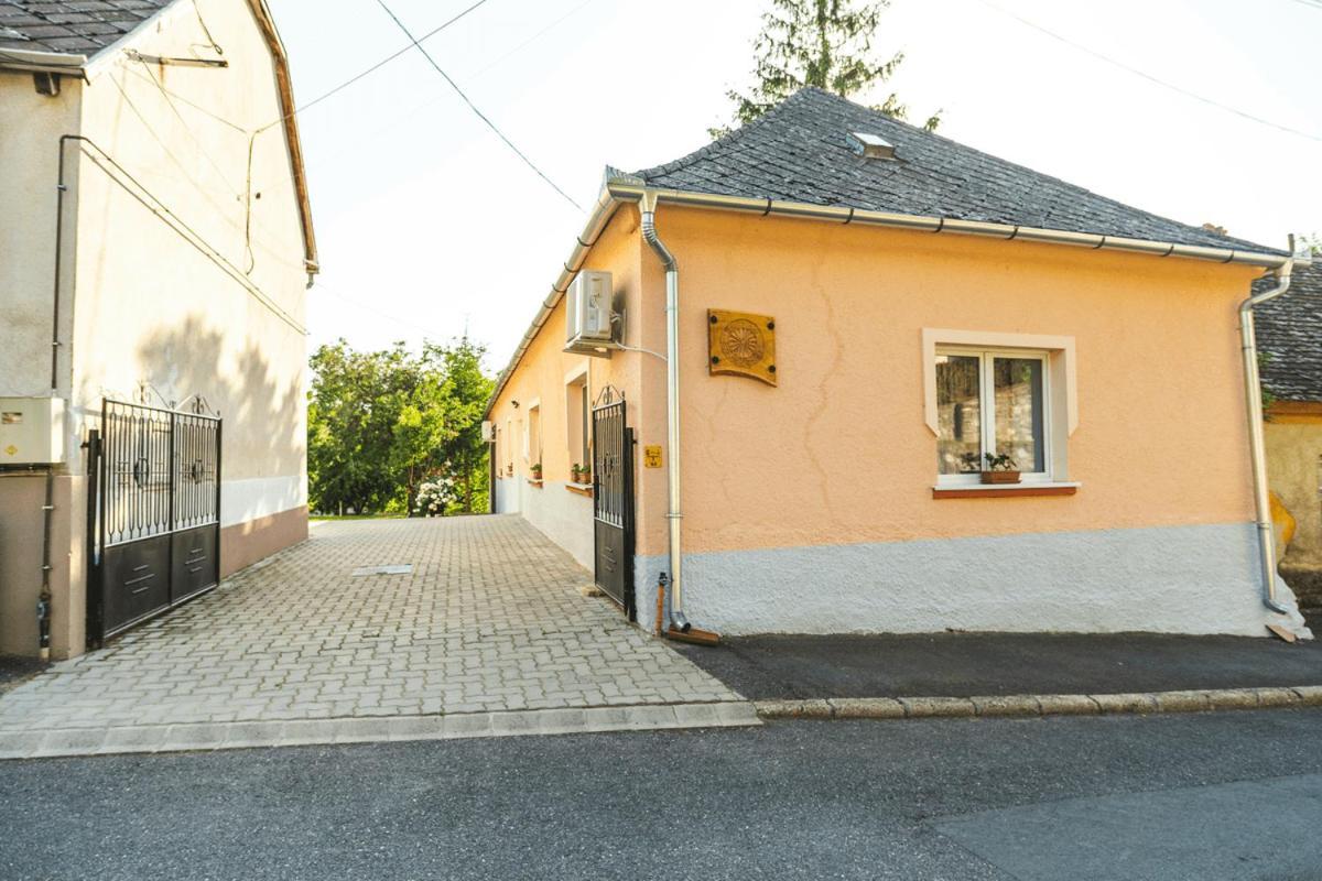 Hotel Tolnay Kúria és Vendégház Nagygorbo Exterior foto