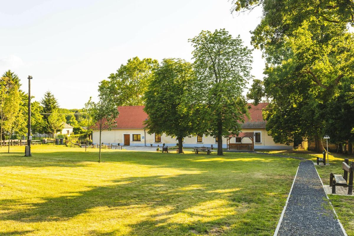 Hotel Tolnay Kúria és Vendégház Nagygorbo Exterior foto